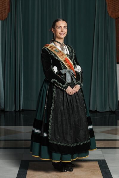 Dama Mayor Claudia Garcia Gonzalez